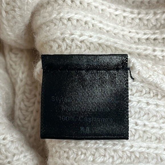 Jenni Kayne Cashmere Sweater
Size Medium - Picture 4 of 6